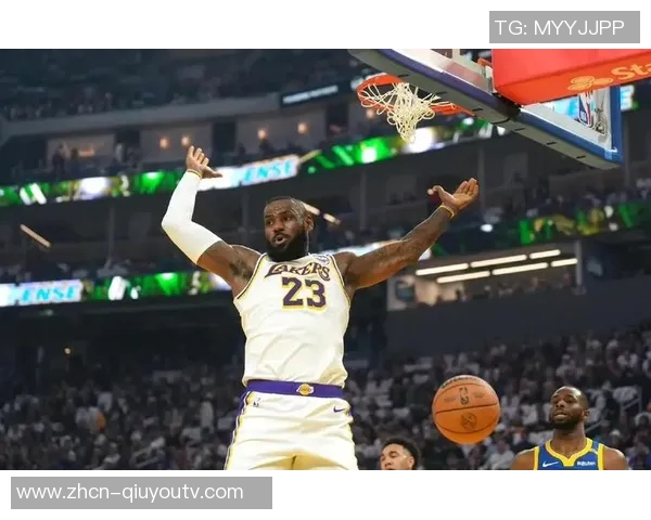 勇士与骑士圣诞大战激烈对决篮球盛宴引燃节日激情